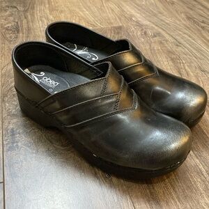 Euc Abeo Biosystems Pure Pewter Leather Slip Resistant Work Clogs Size 7 Neutral
